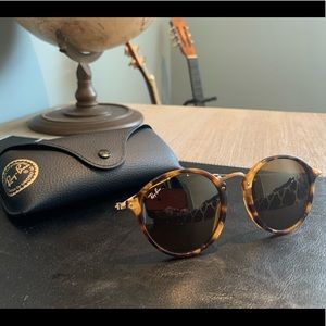 Ray-Ban Tortoise Round Fleck Sunglasses